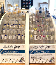 Load image into Gallery viewer, Soft Grip Short Handle paintbrush